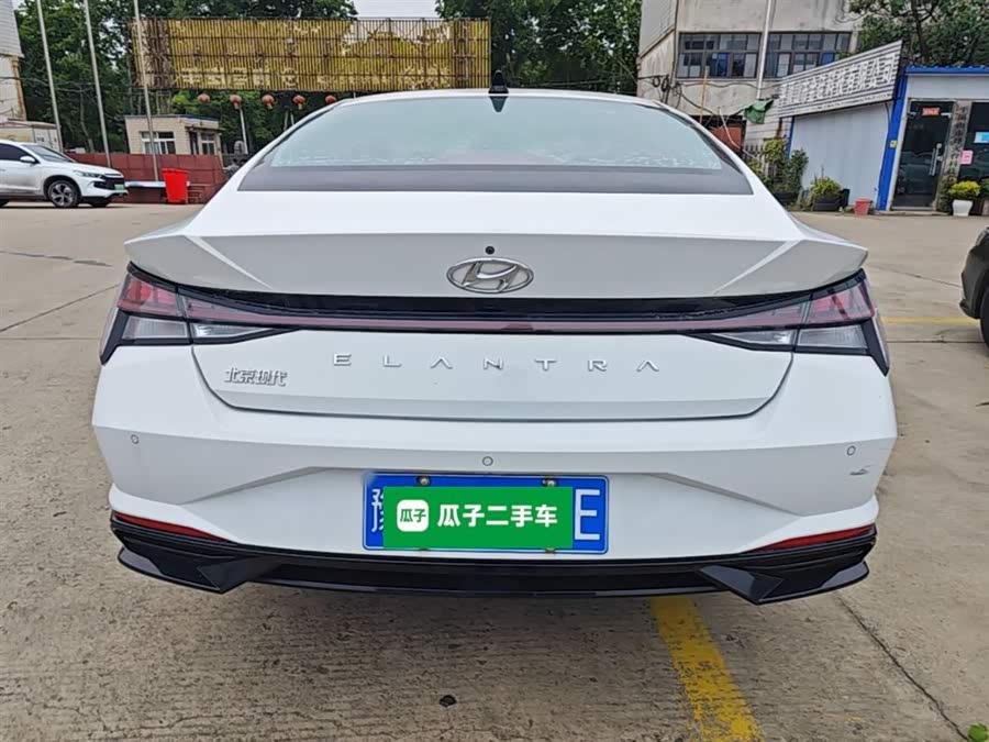 Hyundai Elantra 2022