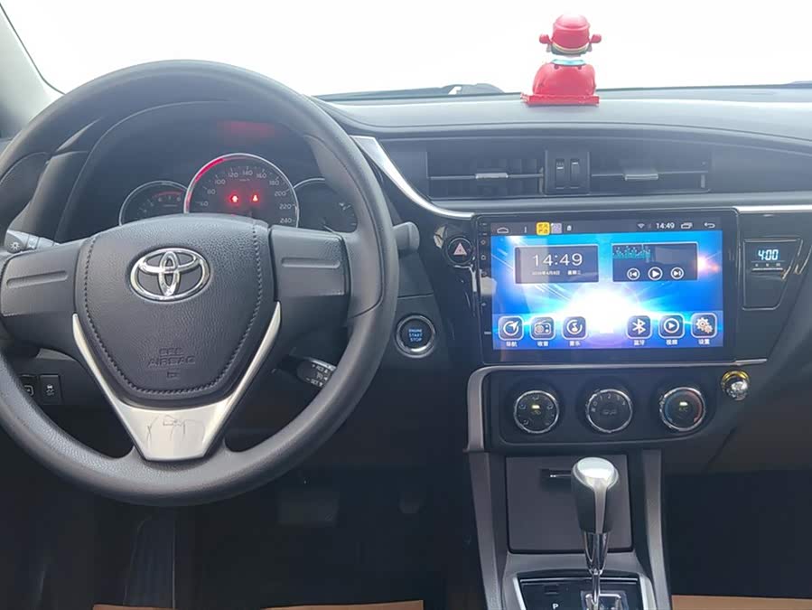 Toyota Corolla 2018 — фото 12