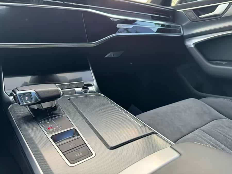 Audi A6L 2020