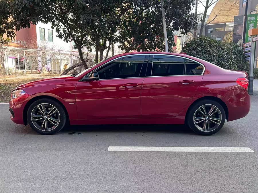 BMW 1 Series 2018 — фото 12