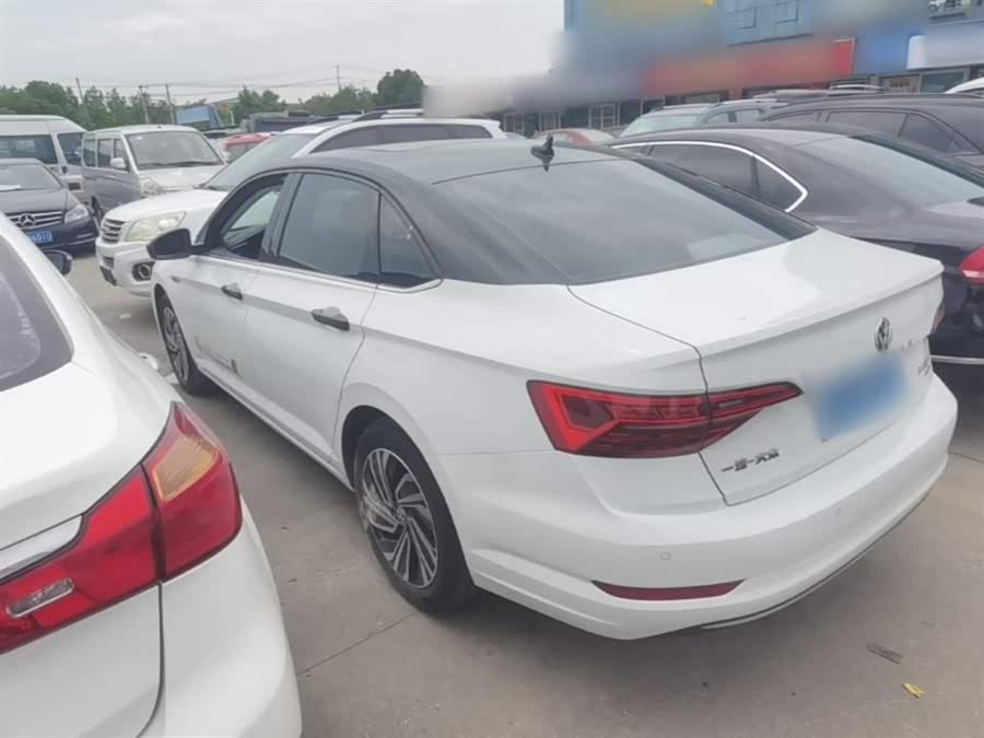 Volkswagen Sagitar 2021
