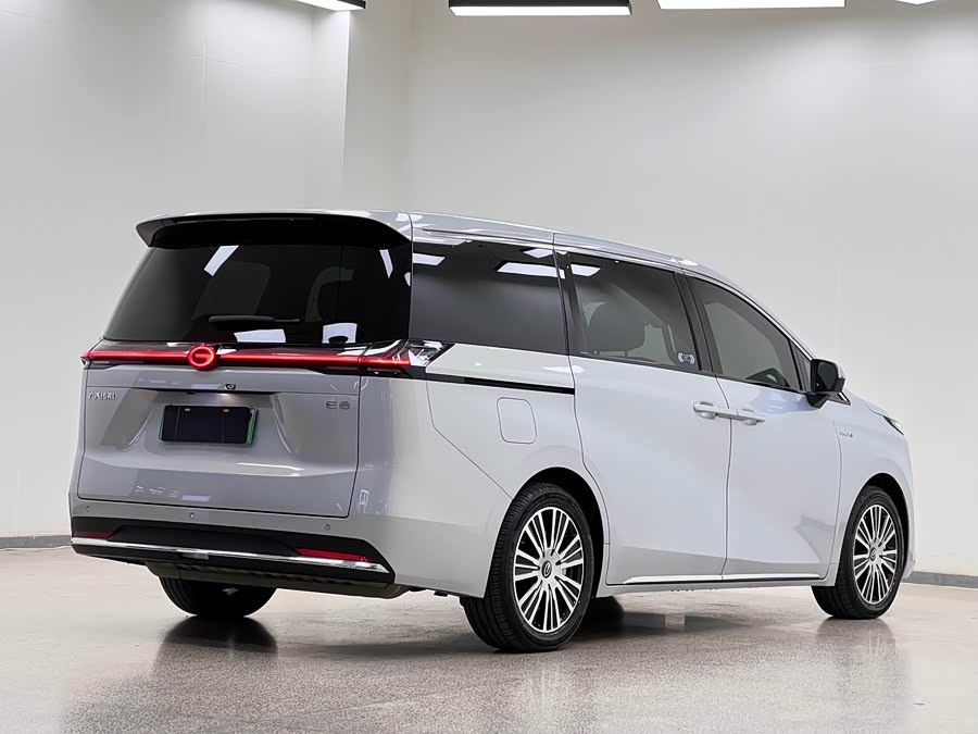GAC Trumpchi E8 PHEV 2024