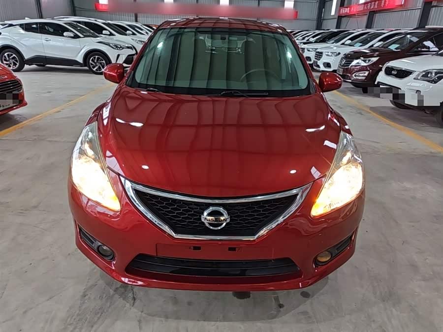 Nissan Tiida 2014