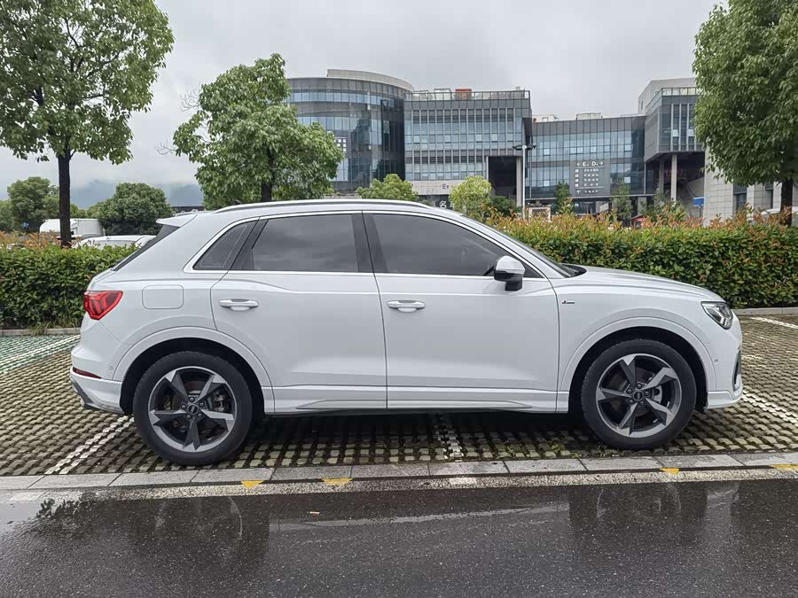 Audi Q3 2023