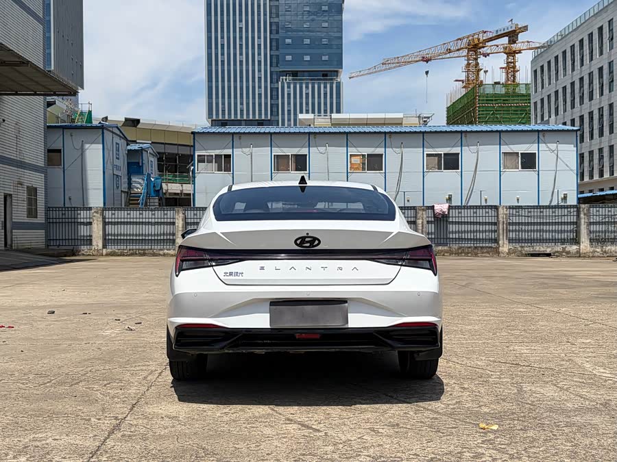 Hyundai Elantra 2022