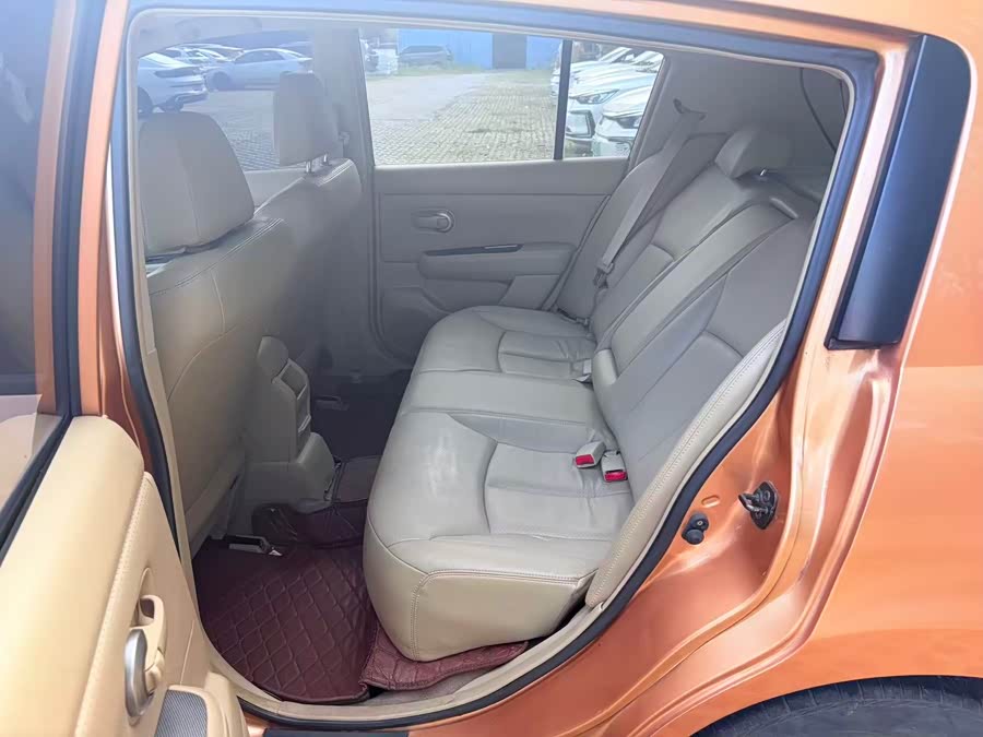 Nissan Tiida 2008