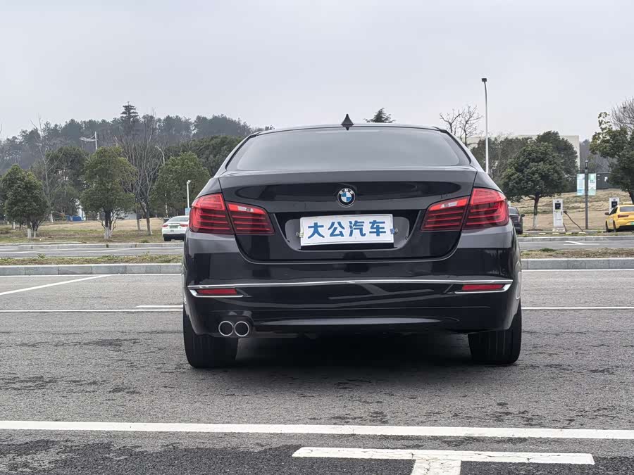 BMW 5 Series 2017 — фото 15