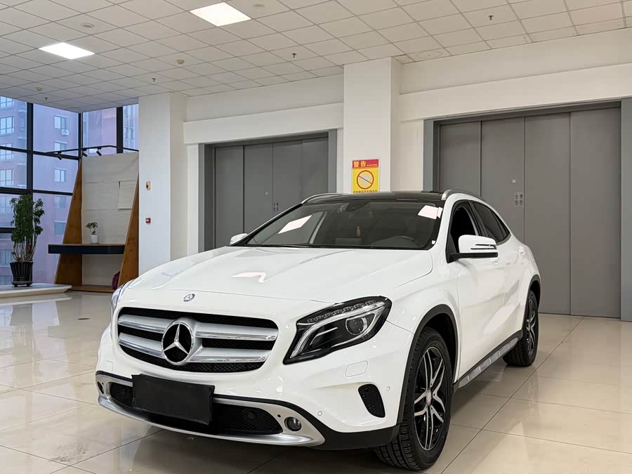 Mercedes-Benz GLA 2016
