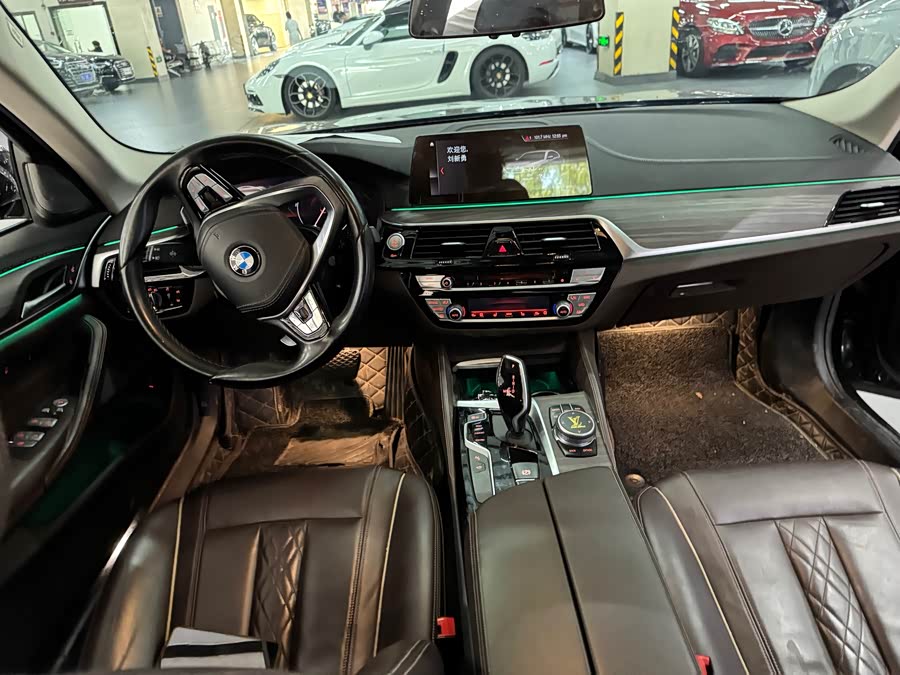BMW 5 Series 2019 — фото 9