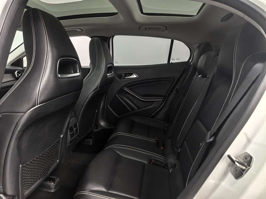 Mercedes-Benz GLA 2018 — фото 15
