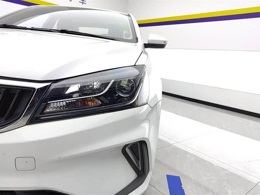 Geely Emgrand 2021