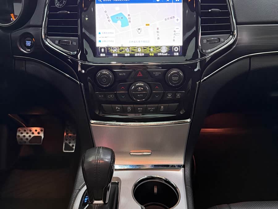 Jeep Grand Cherokee 2021 — фото 15