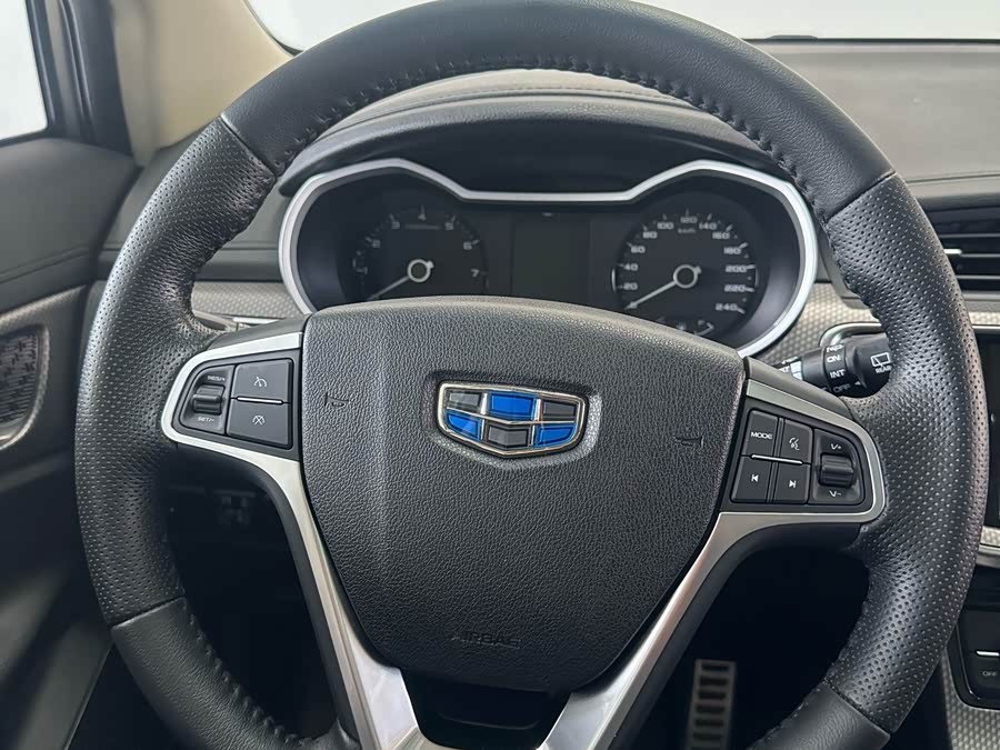Geely Emgrand GS 2016 — фото 16