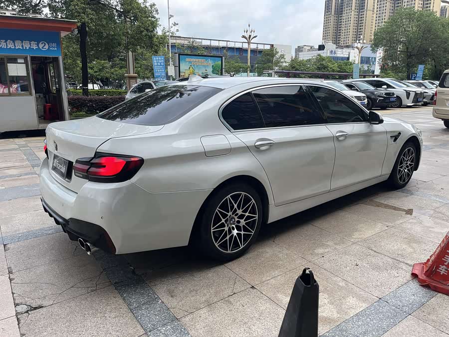 BMW 5 Series 2014 — фото 9