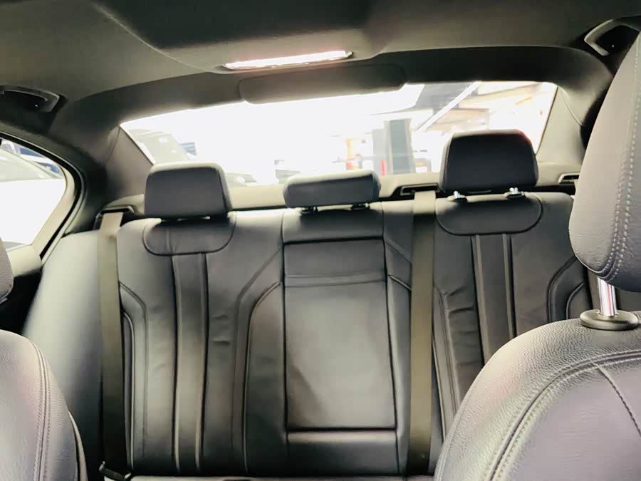 BMW 5 Series 2020 — фото 14