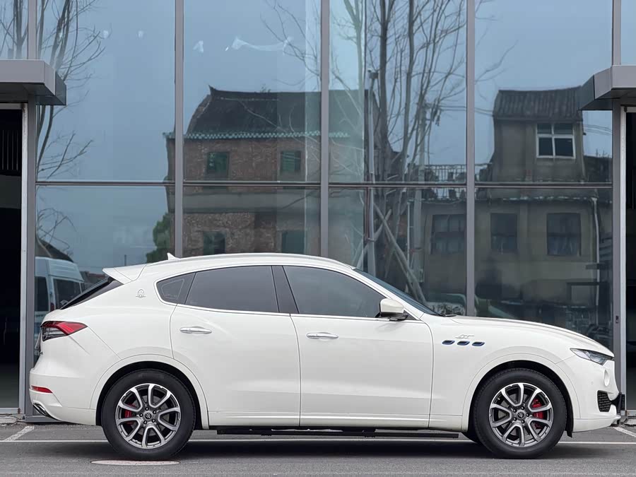 Maserati Levante 2022