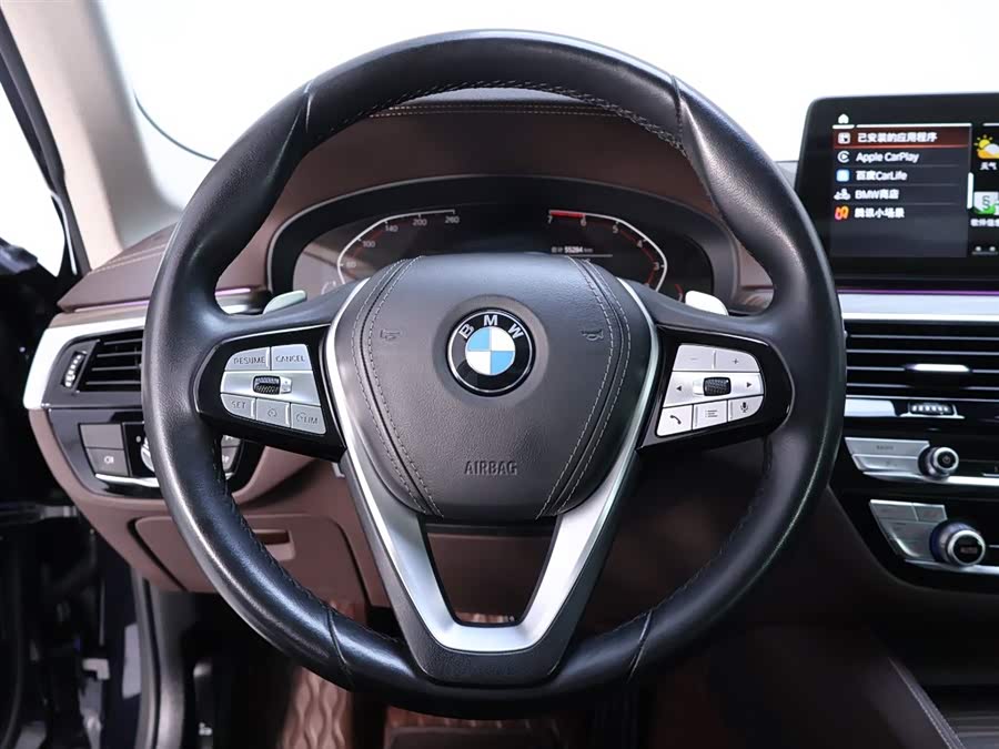 BMW 5 Series 2021 — фото 16