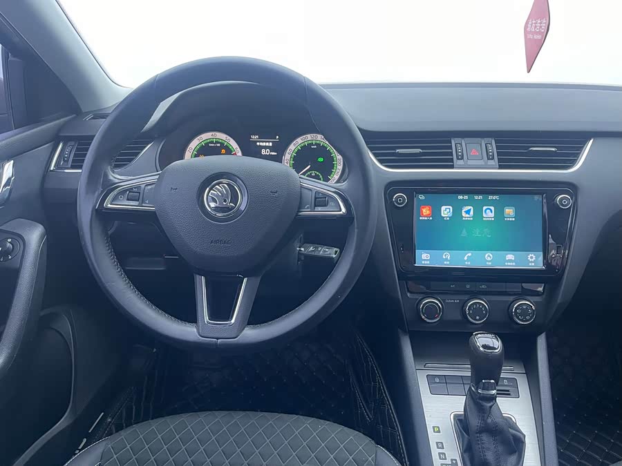 Skoda Octavia 2018 — фото 15