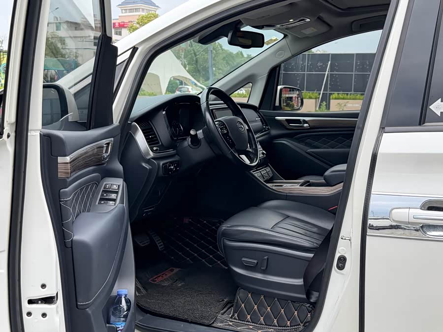 GAC Trumpchi M8 2018