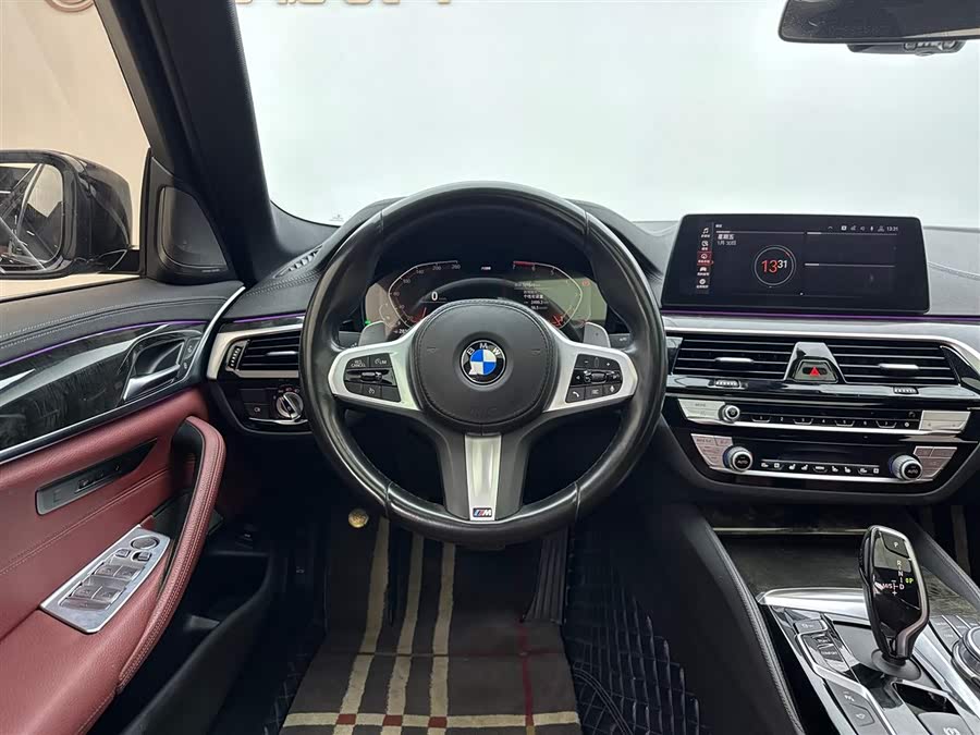 BMW 5 Series 2020 — фото 9