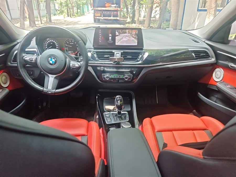 BMW 1 Series 2022 — фото 10