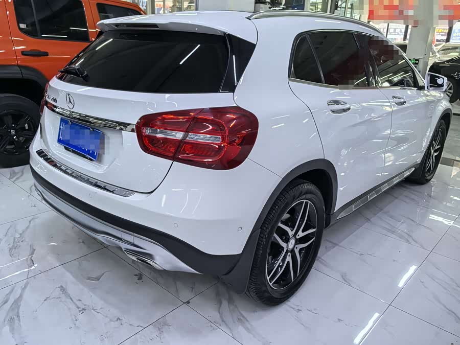 Mercedes-Benz GLA 2015
