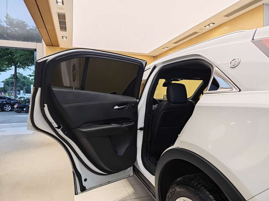 Cadillac XT4 2020 — фото 22