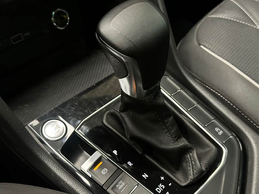 Volkswagen Tiguan L 2023 — фото 17
