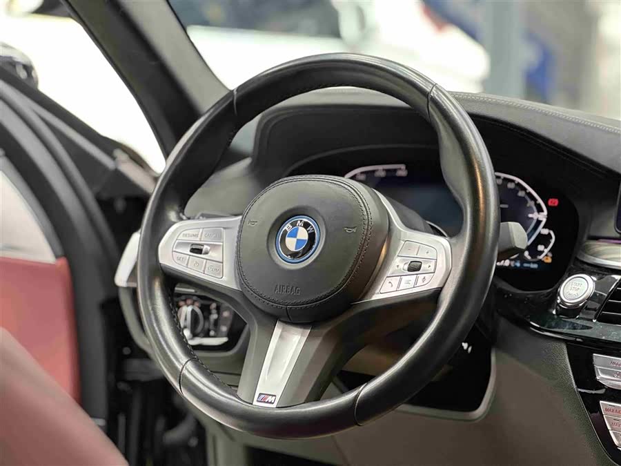 BMW 5 Series New Energy 2022 — фото 11