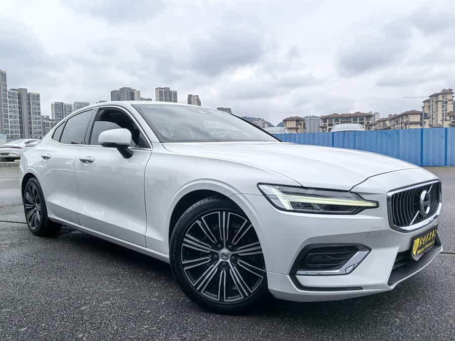 Volvo S60 2021