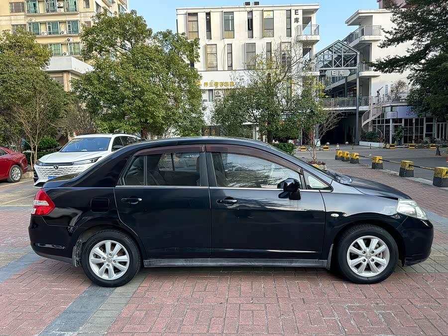Nissan Tiida 2009