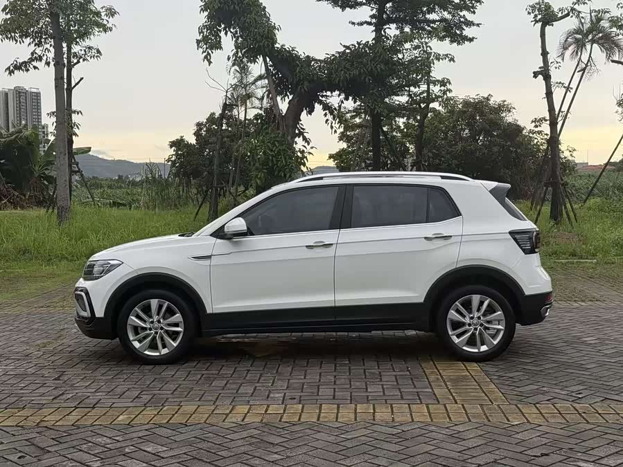 Volkswagen T-Cross 2020 — фото 11