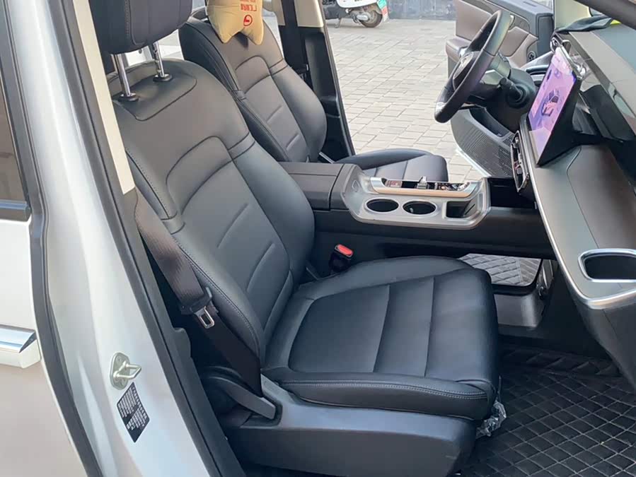 GAC Trumpchi E8 PHEV 2024