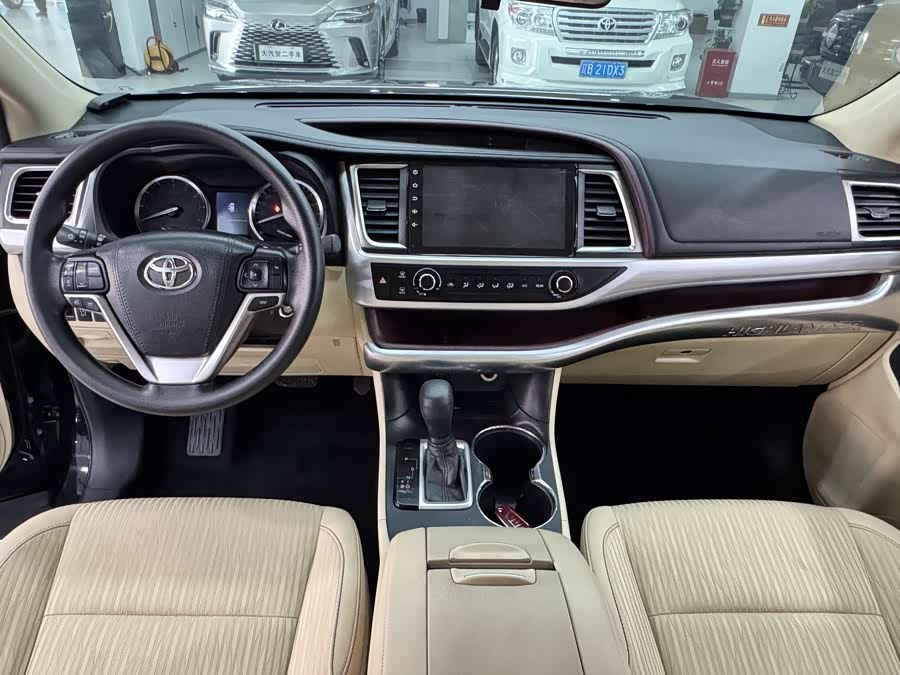 Toyota Highlander 2015 — фото 9