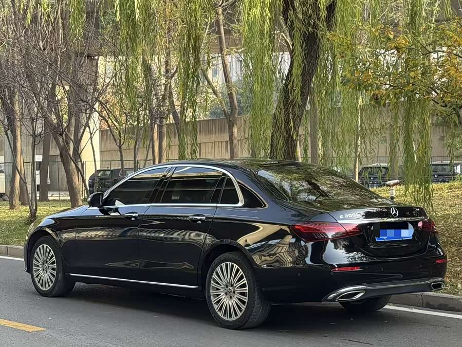 Mercedes-Benz E-Class 2022