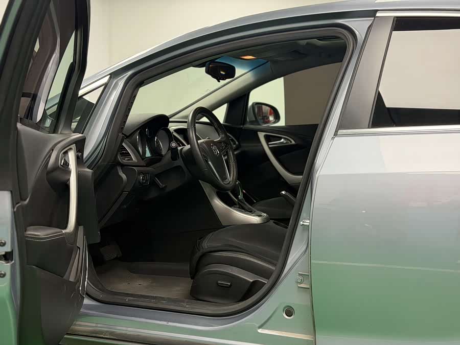 Buick Excelle 2010