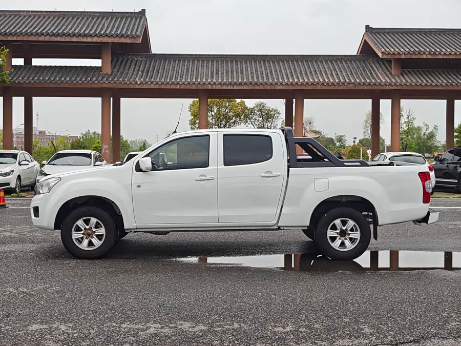 Isuzu RE-MAX Ruimai 2018 — фото 10