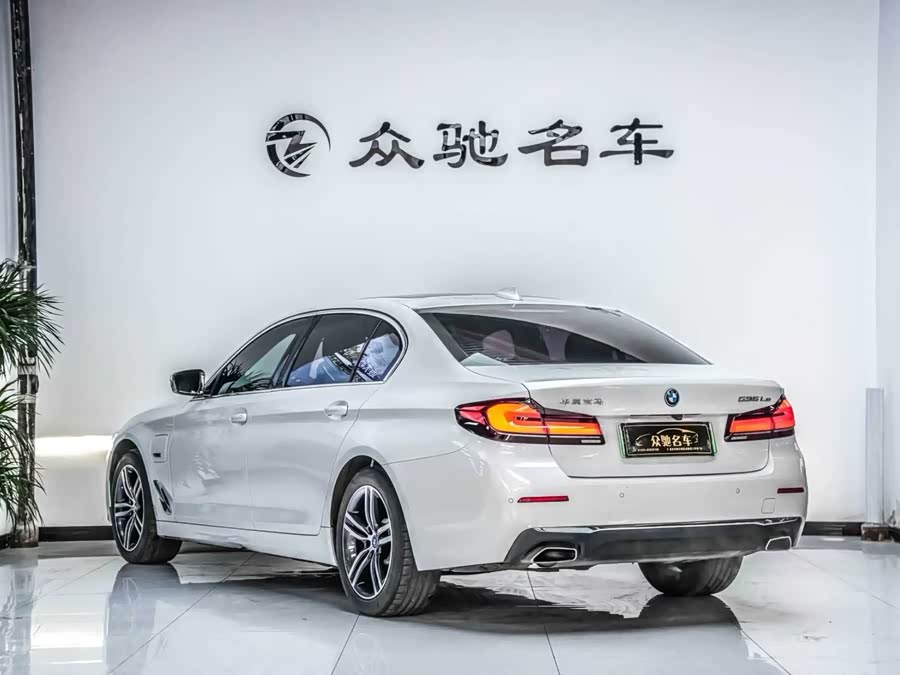 BMW 5 Series New Energy 2022 — фото 9