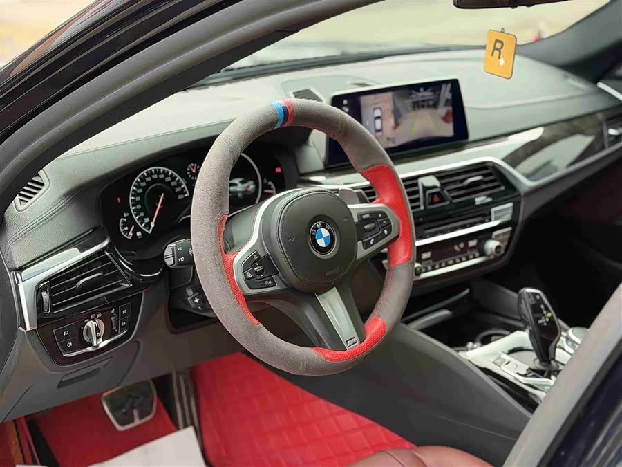 BMW 5 Series 2019 — фото 11
