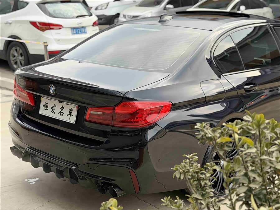 BMW 5 Series 2019 — фото 20