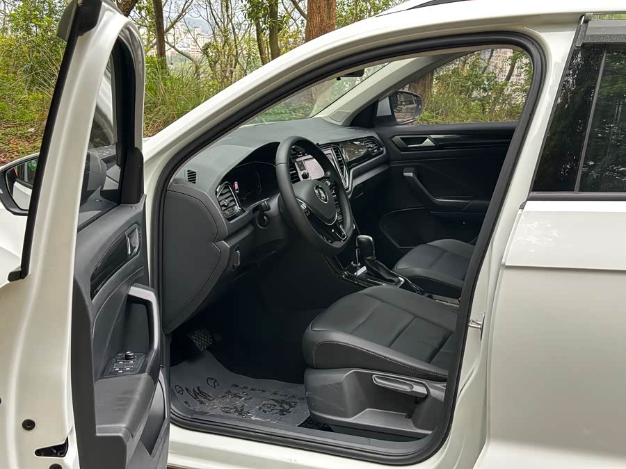 Volkswagen T-Roc 2019