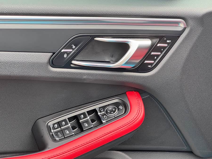Porsche Macan 2018 — фото 15