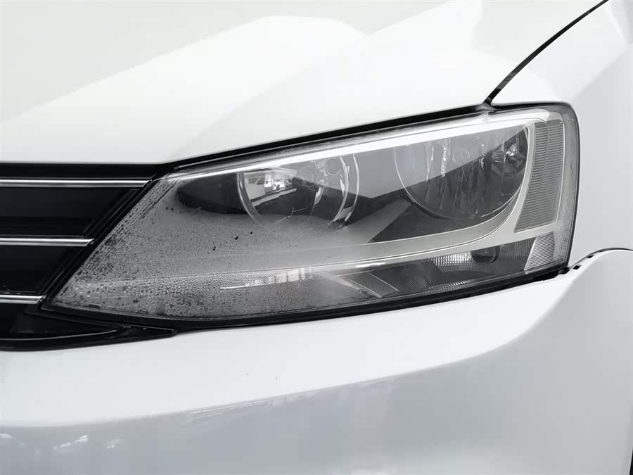 Volkswagen Sagitar 2015