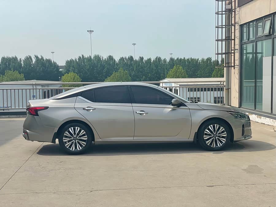 Nissan Teana 2022
