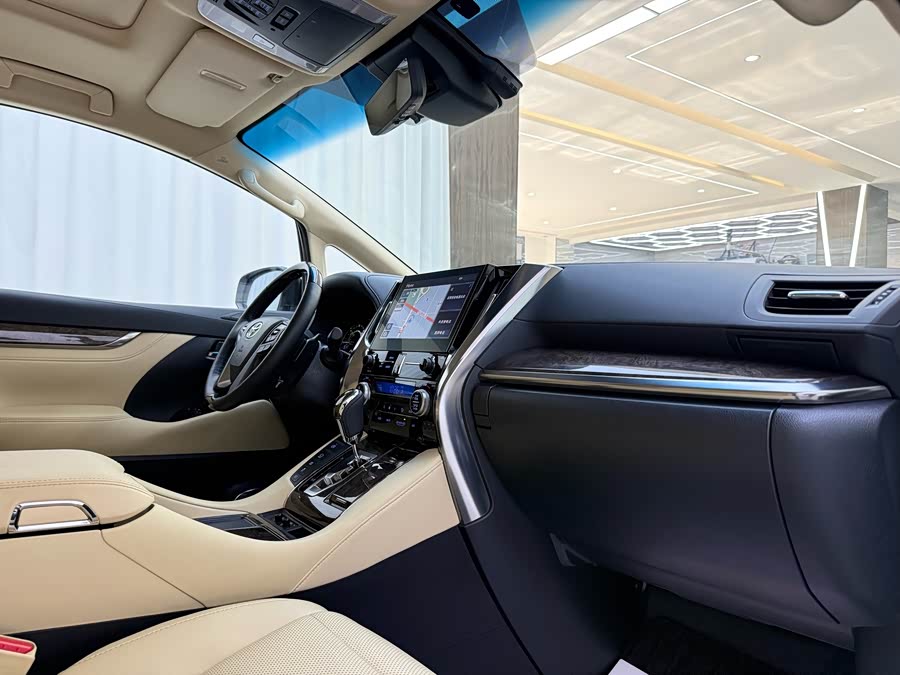 Toyota Vellfire 2023 — фото 11