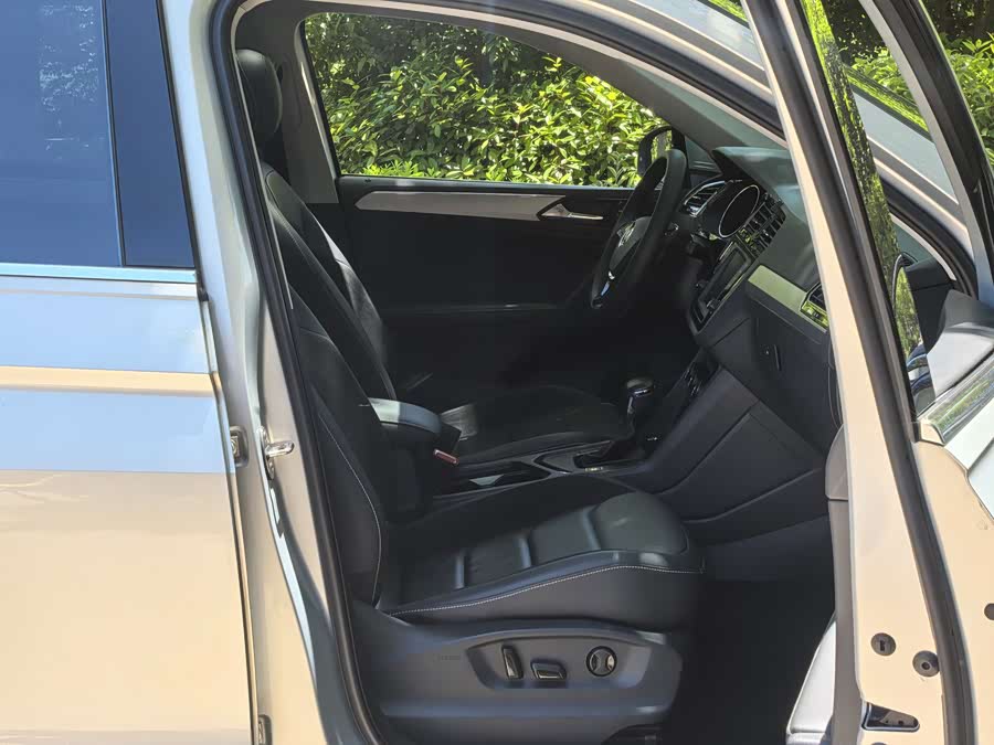 Volkswagen Tiguan L 2017 — фото 12