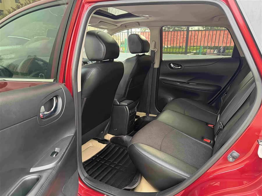 Nissan Tiida 2011