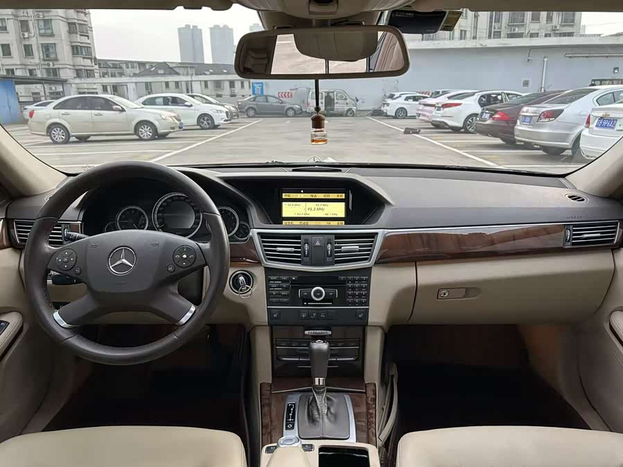 Mercedes-Benz E-Class 2011