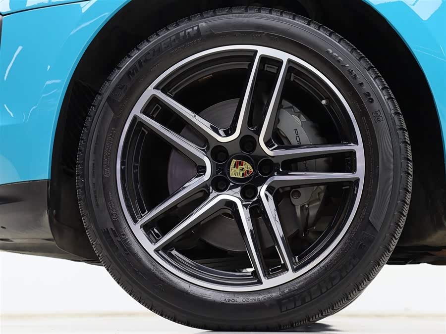 Porsche Macan 2018 — фото 33