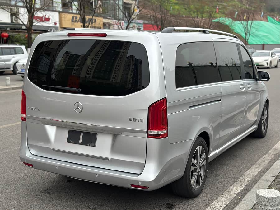 Mercedes-Benz V-Class 2016 — фото 14